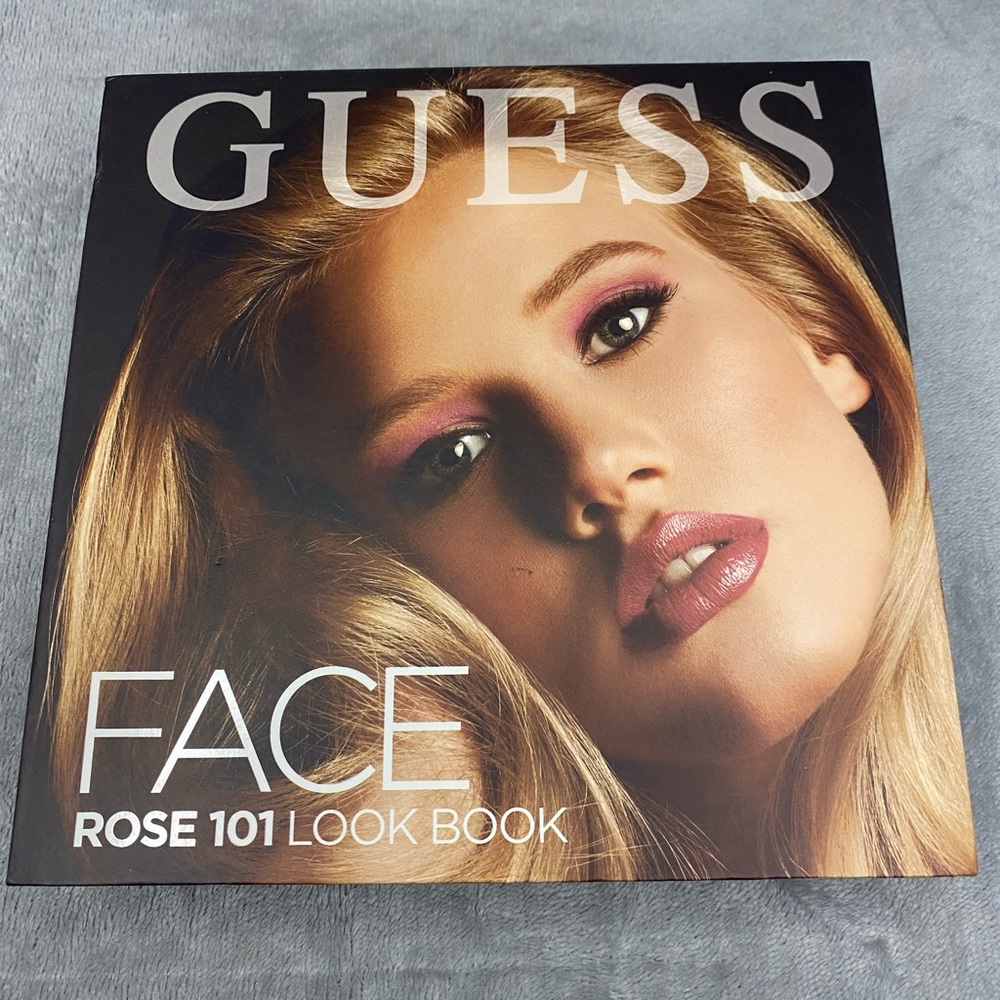 Guess Look Book Rose - Picture 5 of 5